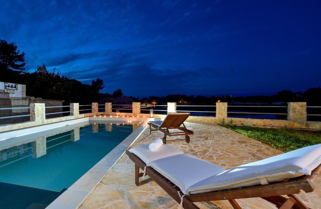 Amazing Villa Ele Затон Екстер'єр фото