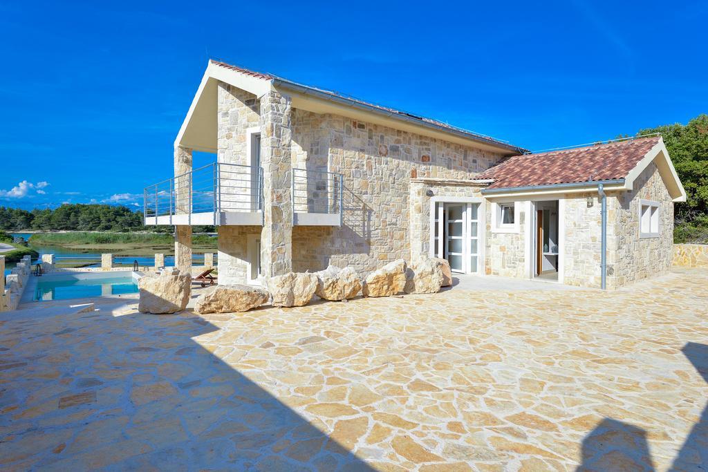 Amazing Villa Ele Затон Екстер'єр фото
